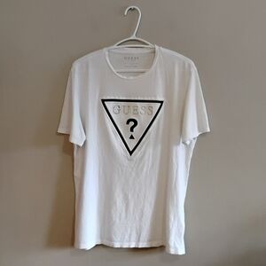 GUESS White Logo Crew Neck T-Shirt – Size Large Fair *Flaw